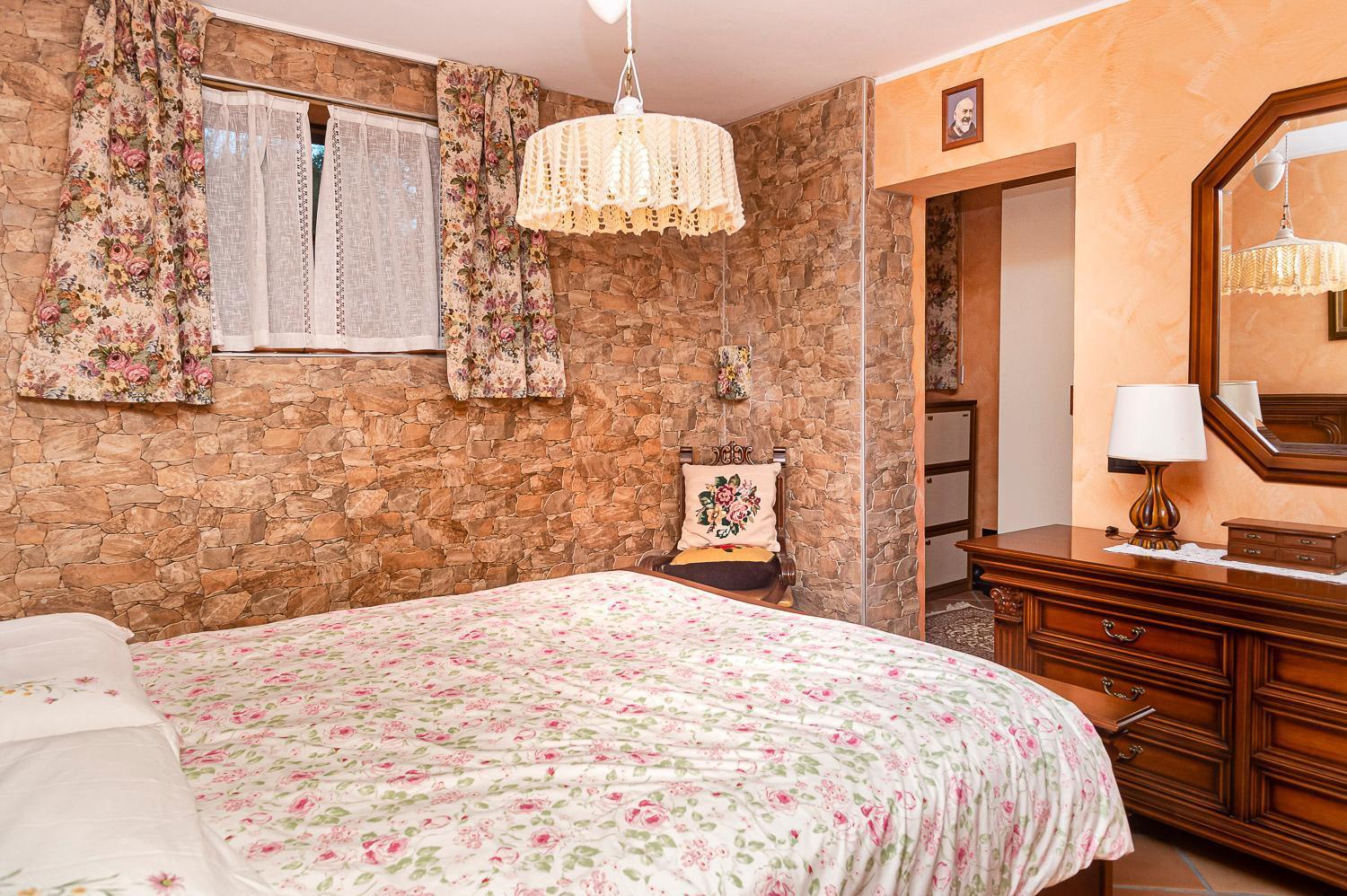 Family Gb - Dimora Fiorita Villa Armeno Exterior photo